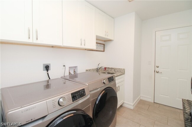 Building Photo - 721 Logan Blvd S