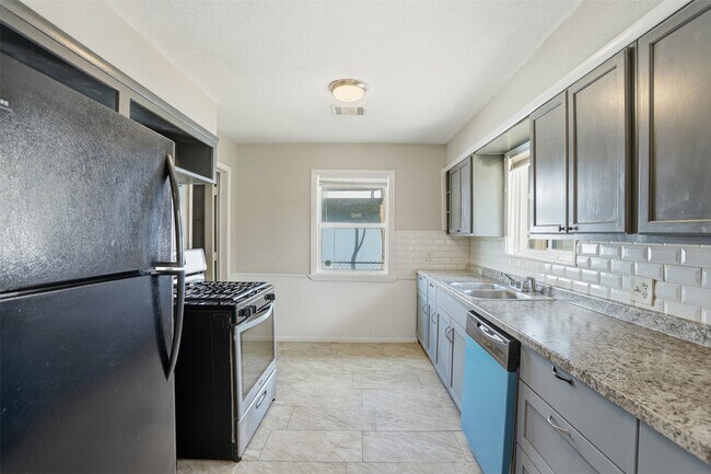 Building Photo - 7301 Conley St