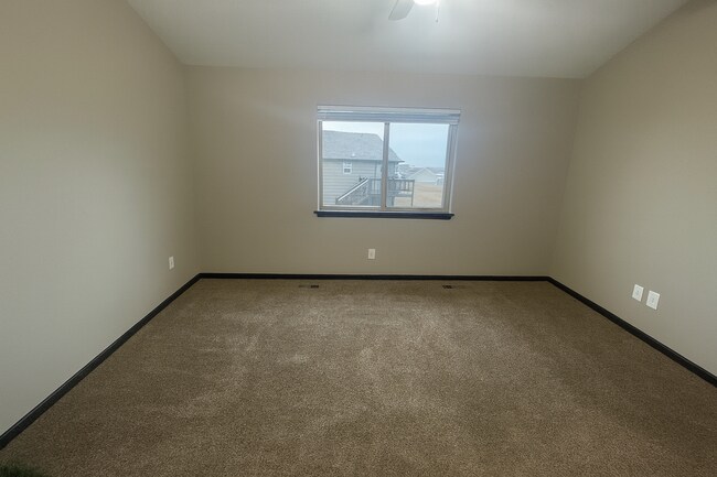 Building Photo - 2110/12 E Cedar Tree St