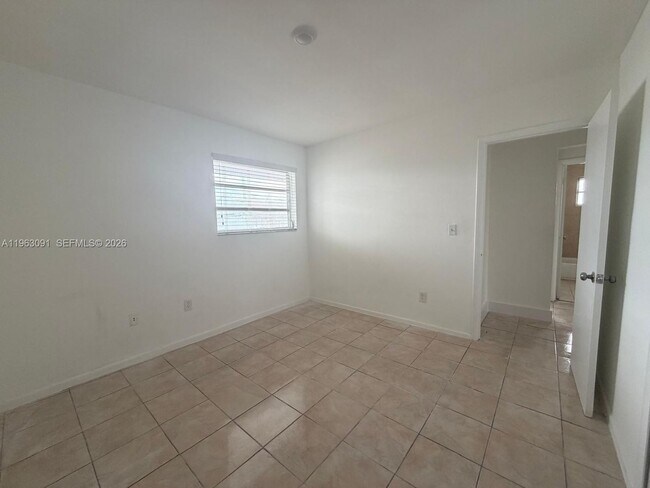 Building Photo - 4617 NW 2nd Terrace