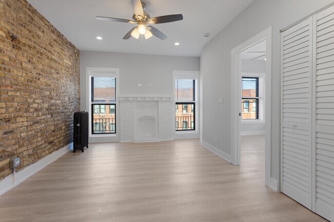 Building Photo - 1655 W Jonquil Terrace