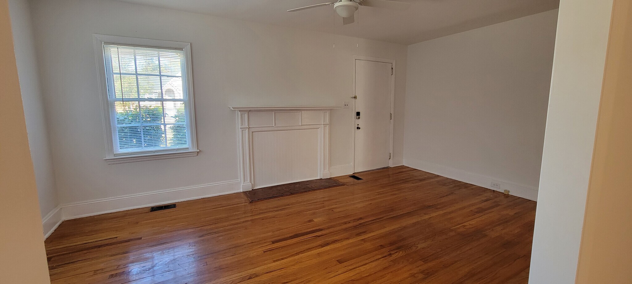 Living Room - 1106 Highside St