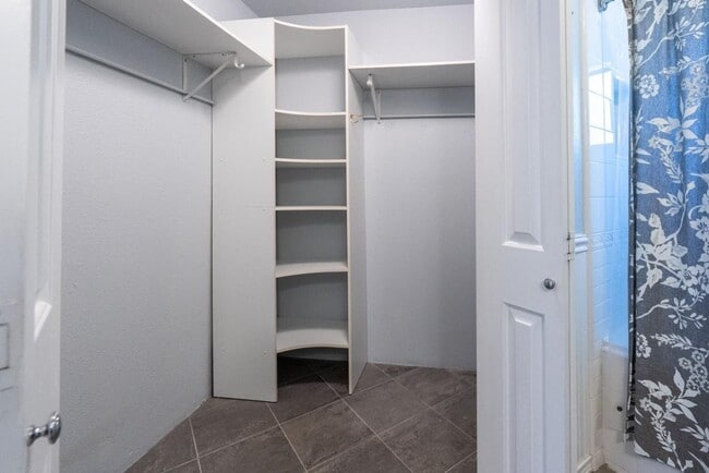 Building Photo - Hollister Home in Ridgemark Gated Community