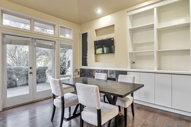 Building Photo - CLICK "REQUEST A TOUR" NOW!