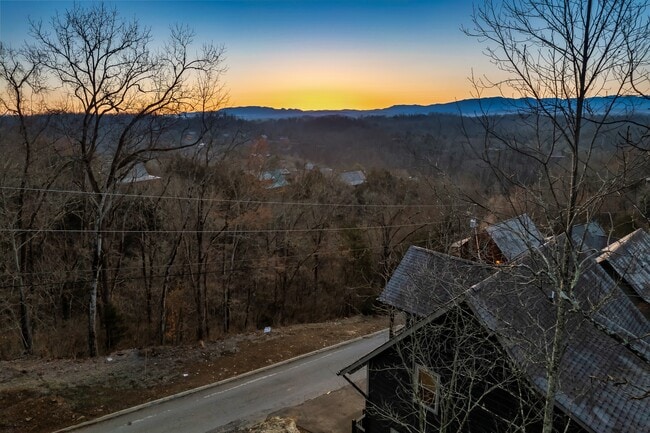 Building Photo - 2127 Eagle Feather Dr