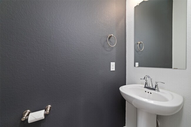 Building Photo - 331 E Coralburst Lp