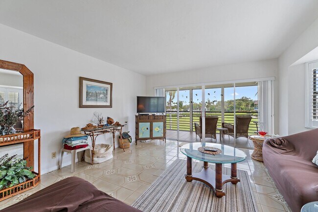 Building Photo - 755 Saturn St