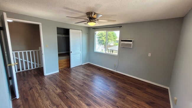 Building Photo - NOW AVAILABLE! 2 Bedroom back house in His...