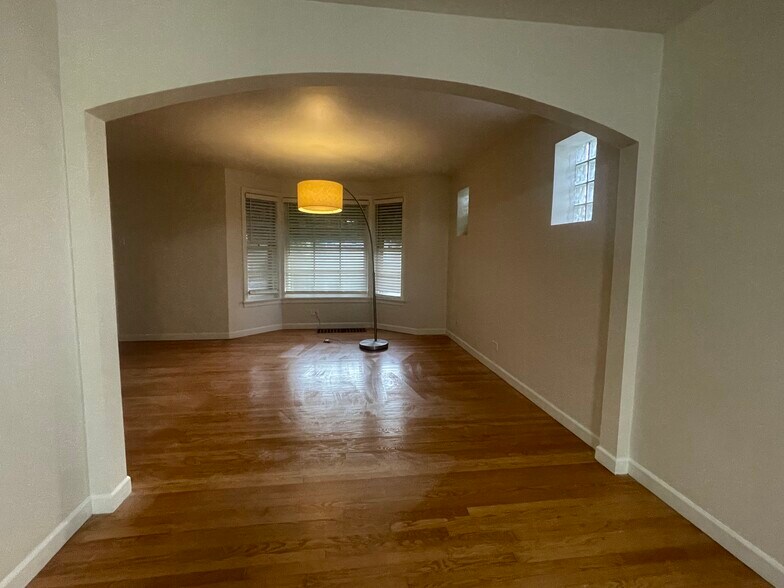 Living Room - 3263 S 58th Ct