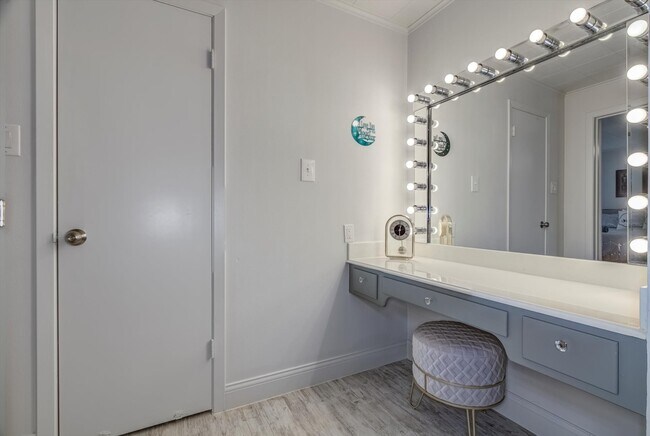 Building Photo - 22 Winged Foot Dr