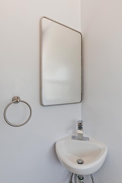 bath - 8978 Norma Pl