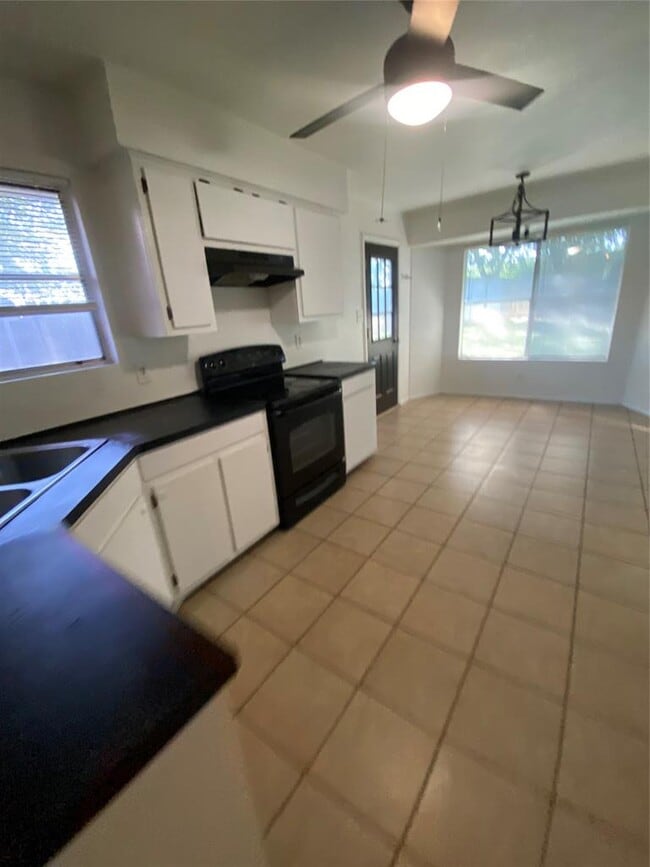 Building Photo - 1508 No Mor Cove