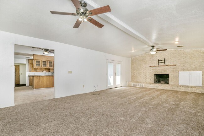 Building Photo - 3103 SW 27th Ave