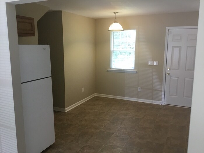 Building Photo - 1606 Allenbrook Dr