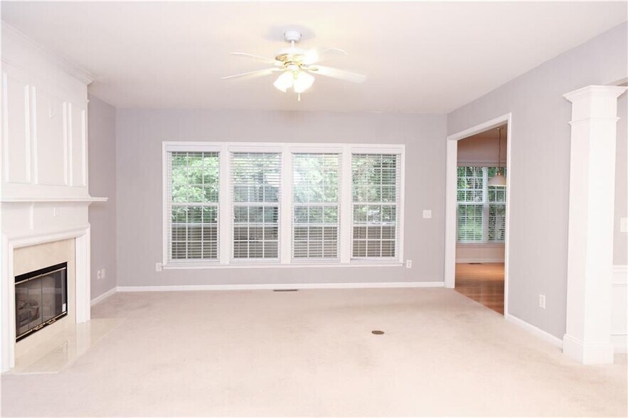 Building Photo - 6335 Waveland Dr