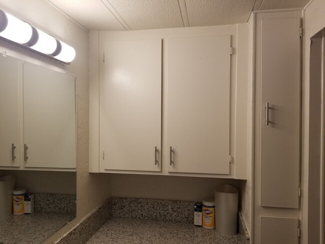 Building Photo - 2 Bedroom, 2 Bathroom Country Home