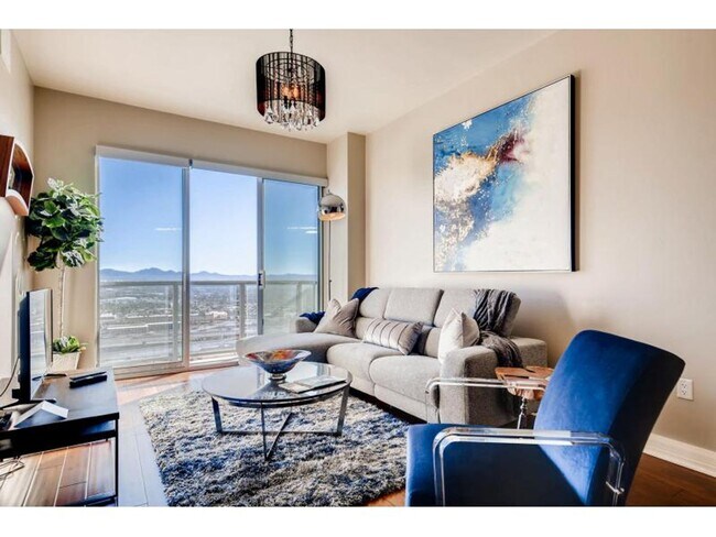 Building Photo - Hi Rise One Bedroom Condo