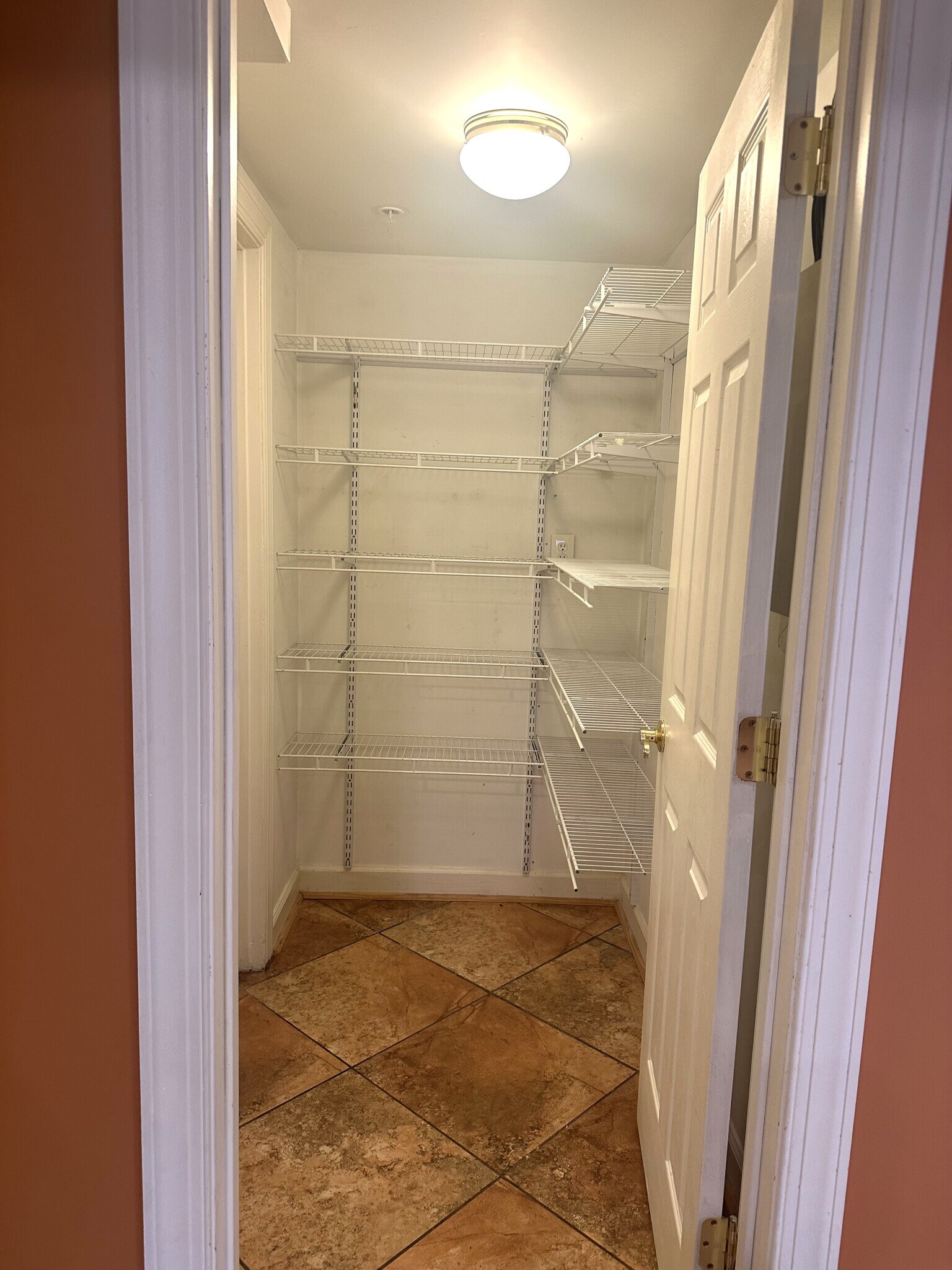 Building Photo - 11404 Glenn Dale Ridge Rd