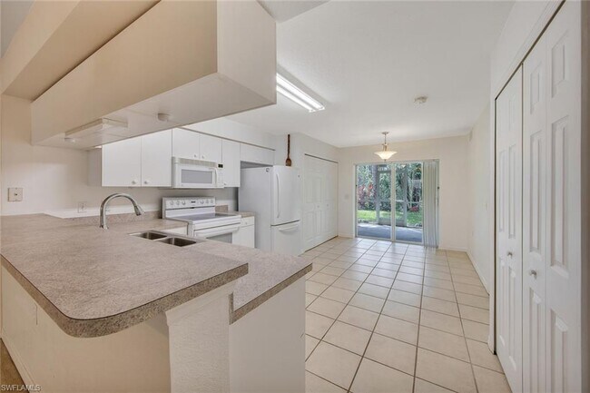 Building Photo - 25735 Lake Amelia Way