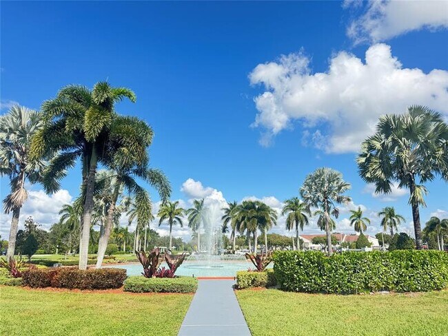 Building Photo - 204 Brighton E