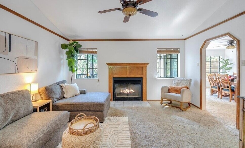 Building Photo - 22689 Cedar Pines Ave