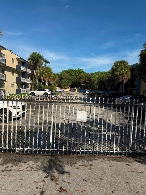 Building Photo - 4301 NW S Tamiami Canal Dr