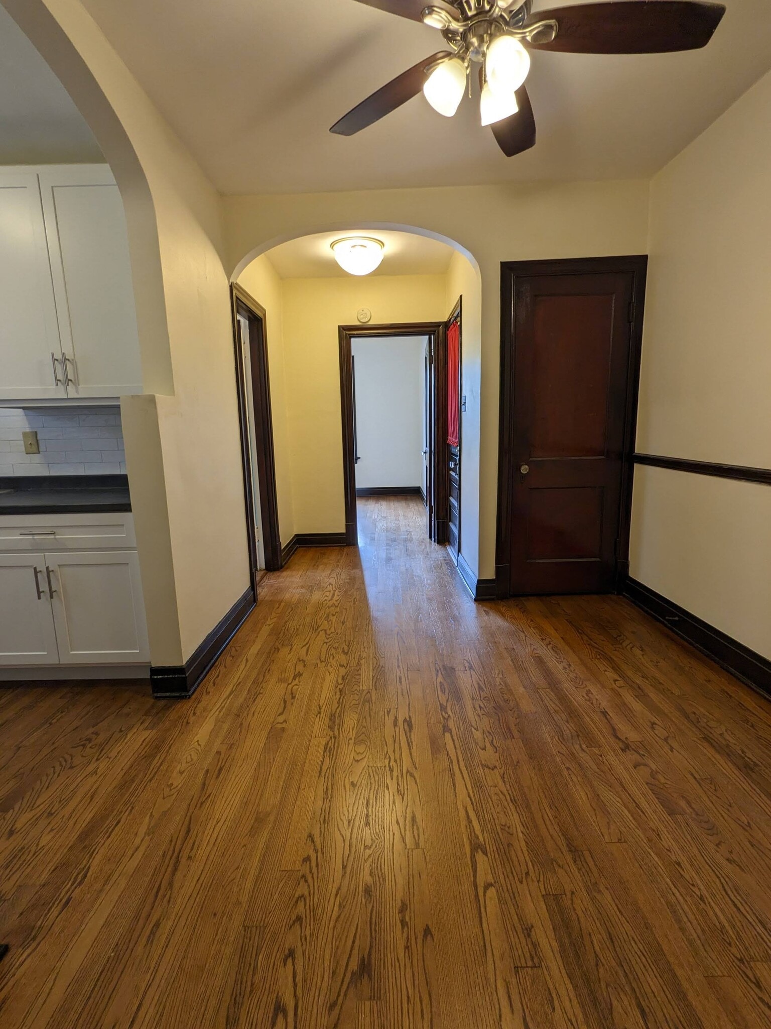 Eat-in kitchen/hallway N - 6633 Alamo Avenue