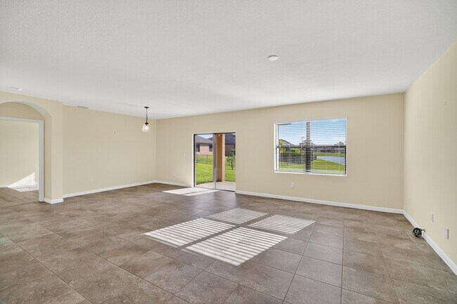 Building Photo - 6580 Canterbridge Dr