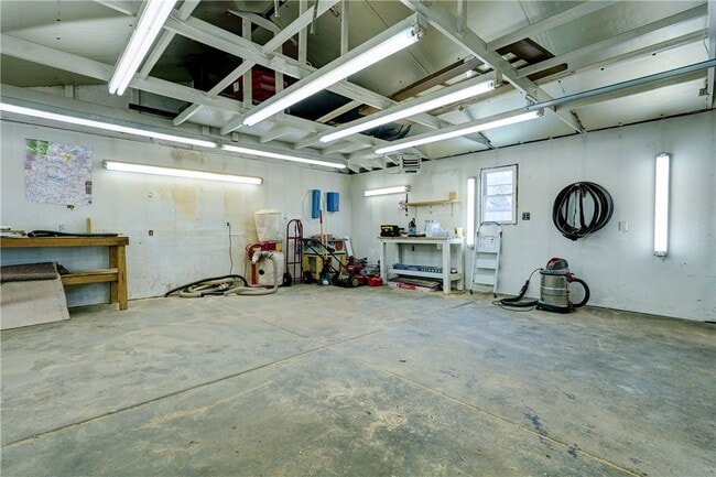 Building Photo - 304 Zuber Rd