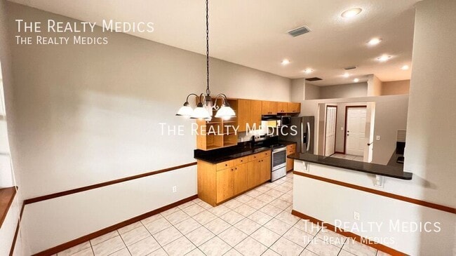 Building Photo - 2372 Sunnyview Dr
