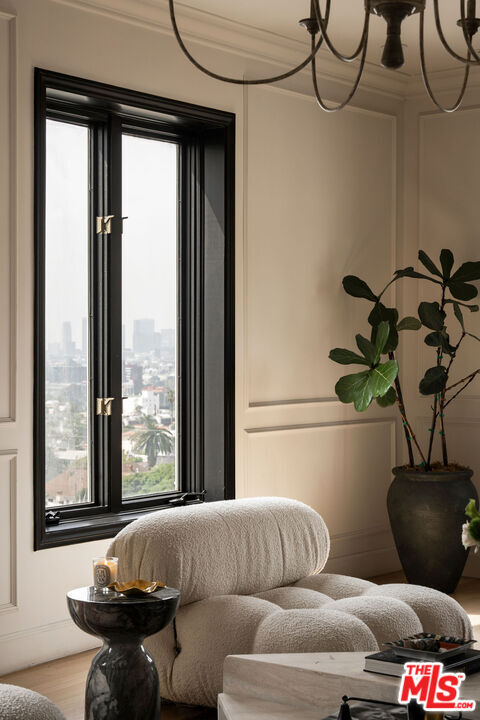 Building Photo - 1424 N Crescent Heights Blvd