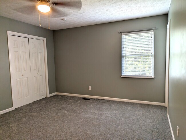 Building Photo - 10609 Sprawls Point