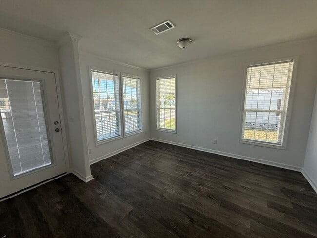 Building Photo - 7511 Westwood Dr