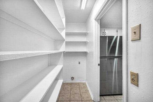 Building Photo - 4010 Cima Serena Dr