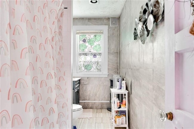 Building Photo - 21 Elton St