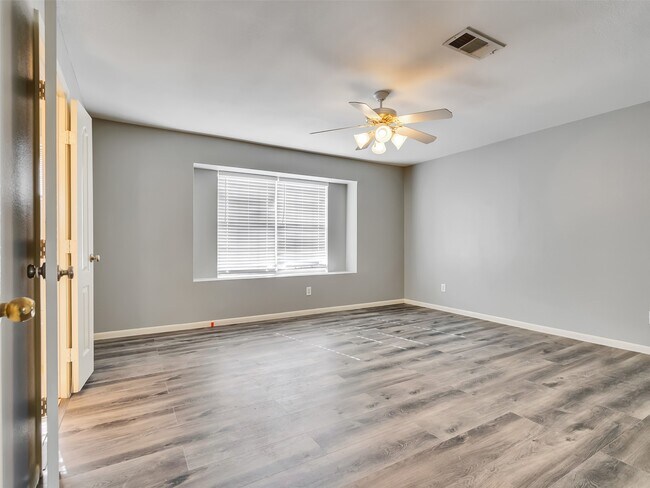 Building Photo - 11703 Emerald Hill Dr