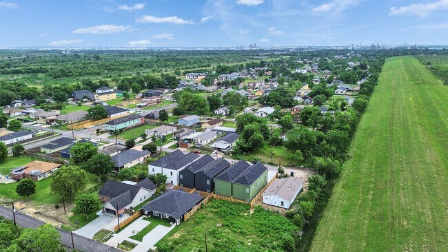 Building Photo - 9709 Cargill St