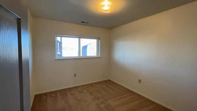 Building Photo - 962 Red Cloud Ct