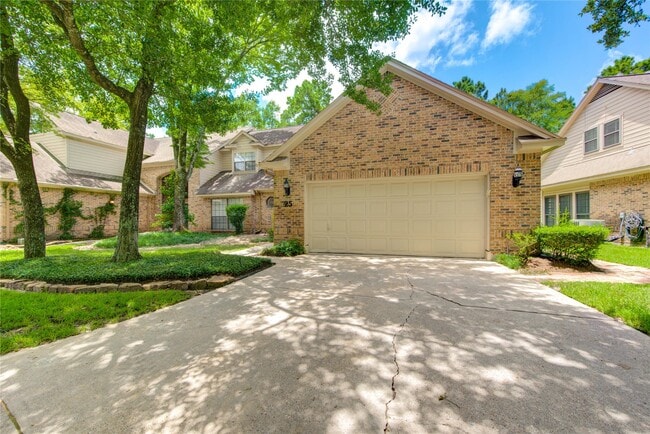 Building Photo - 25 Fairway Oaks Pl