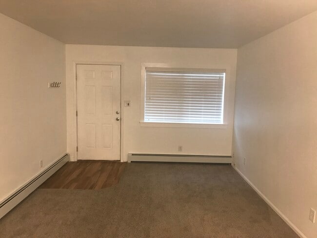 Building Photo - 930 Karluk St