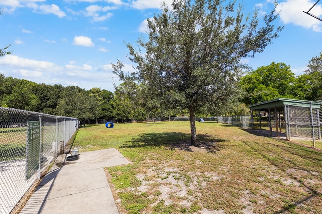 Building Photo - 16790 Glasgow Dr E