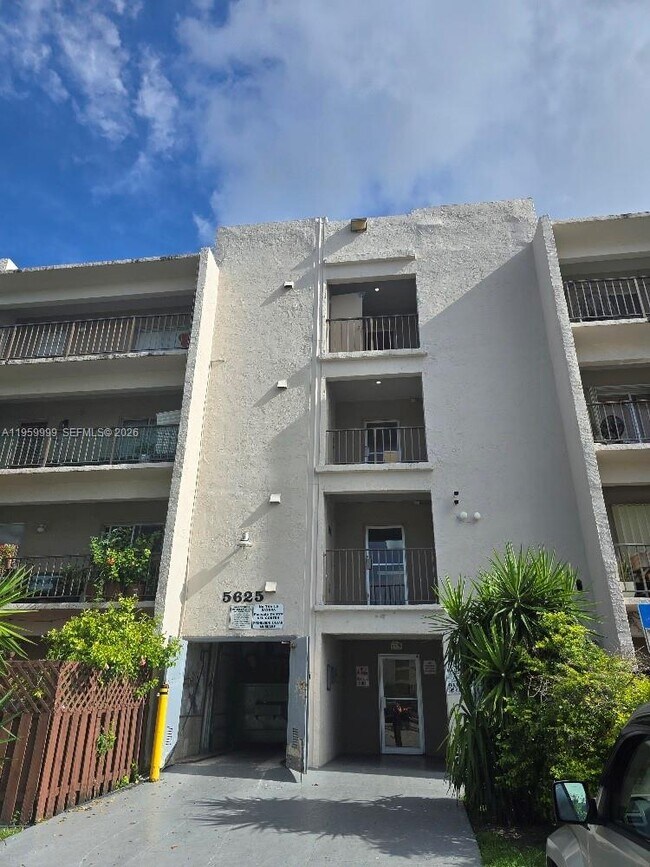 Building Photo - 5755 W 20th Ave