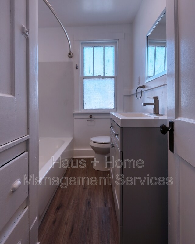 Building Photo - 68 Dewey St