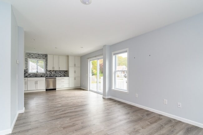 Building Photo - 280 Barlows Landing Rd