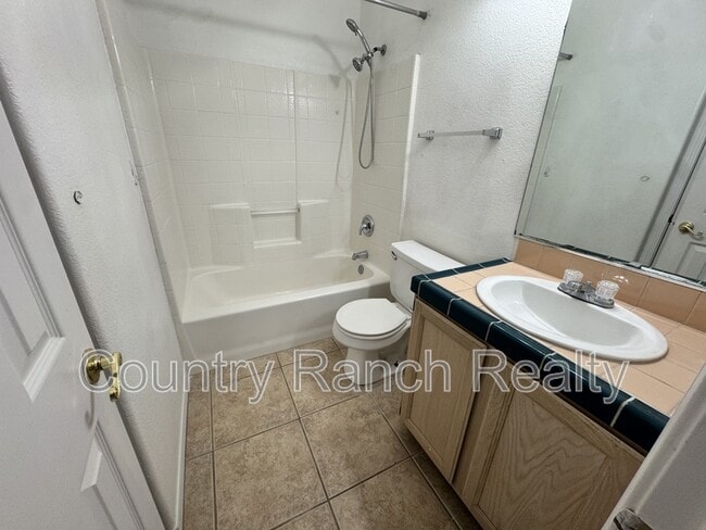 Building Photo - 1934 Easy St