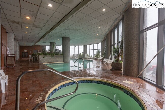 Building Photo - 303 Sugar Top Dr