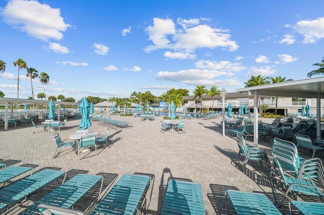 Building Photo - 716 Flanders S