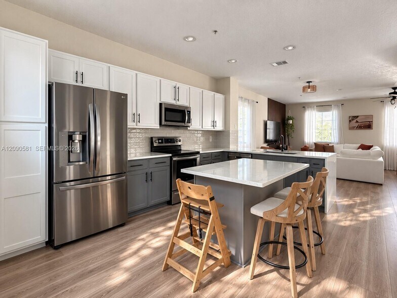 Building Photo - 2913 S Greenleaf Cir