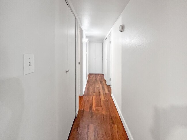Building Photo - $0 DEPOSIT OPTION. SPACIOUS 2-BEDROOM, 2-B...