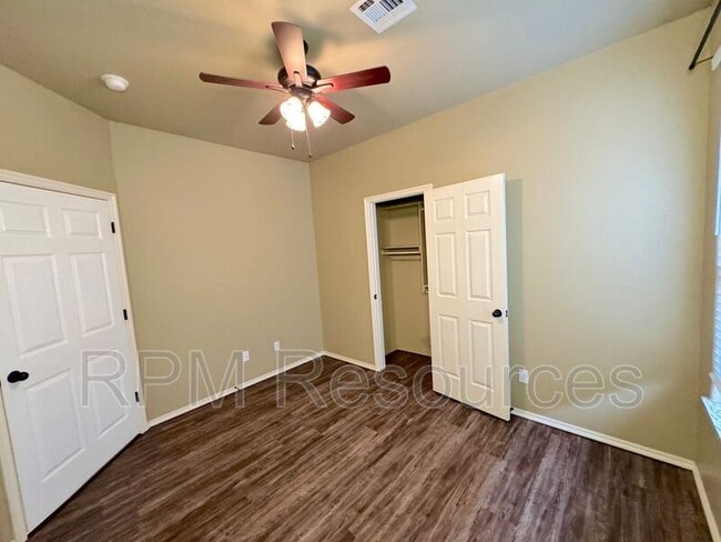 Building Photo - 175 Bison Ct Way